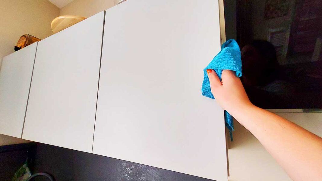 como-limpiar-muebles-de-cocina-sucios